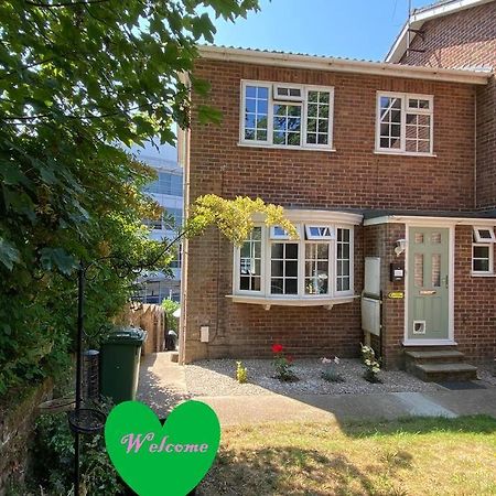 Apartmán Redhill Town Centre 3 Bed House Near Gatwick Airport, Easy Commute To London Exteriér fotografie