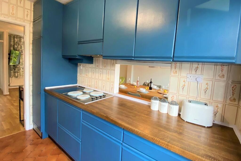 Apartmán Redhill Town Centre 3 Bed House Near Gatwick Airport, Easy Commute To London Exteriér fotografie