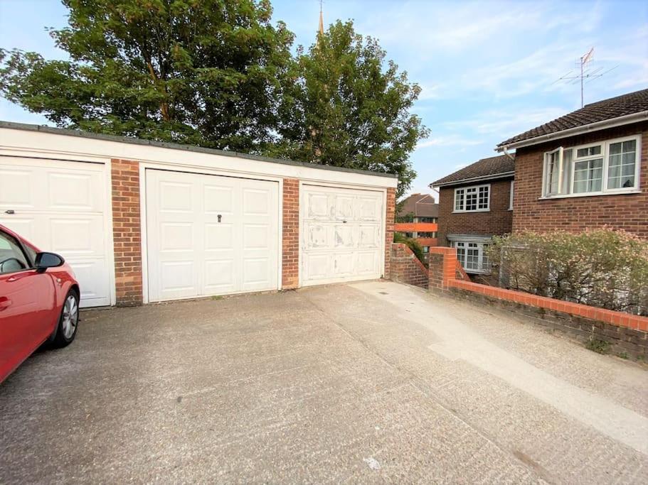 Apartmán Redhill Town Centre 3 Bed House Near Gatwick Airport, Easy Commute To London Exteriér fotografie